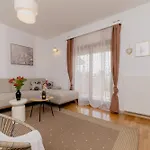 Vila Niko With Private Swimming Pool