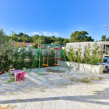 Niko With Private Swimming Pool *
