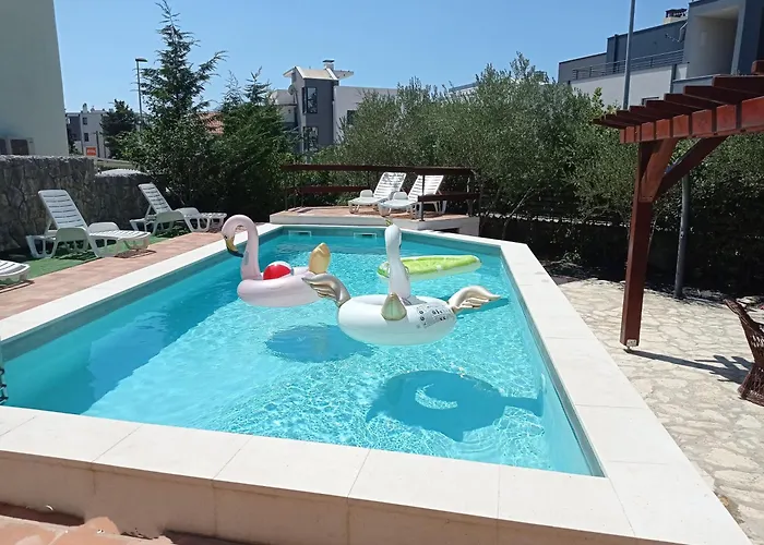 Niko With Private Swimming Pool * ザダル